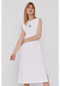 Calvin Klein Jeans Sukienka kolor biały midi prosta. Okazja: na co dzień. Kolor: biały. Materiał: bawełna. Wzór: nadruk. Typ sukienki: proste. Styl: casual. Długość: midi