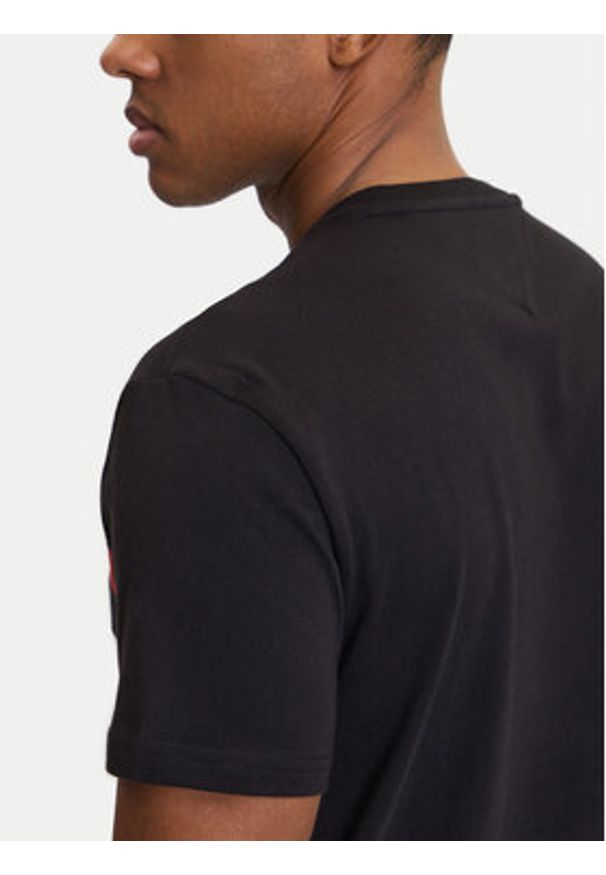 Tommy Jeans T-Shirt DM0DM22539 Czarny Regular Fit. Kolor: czarny. Materiał: bawełna