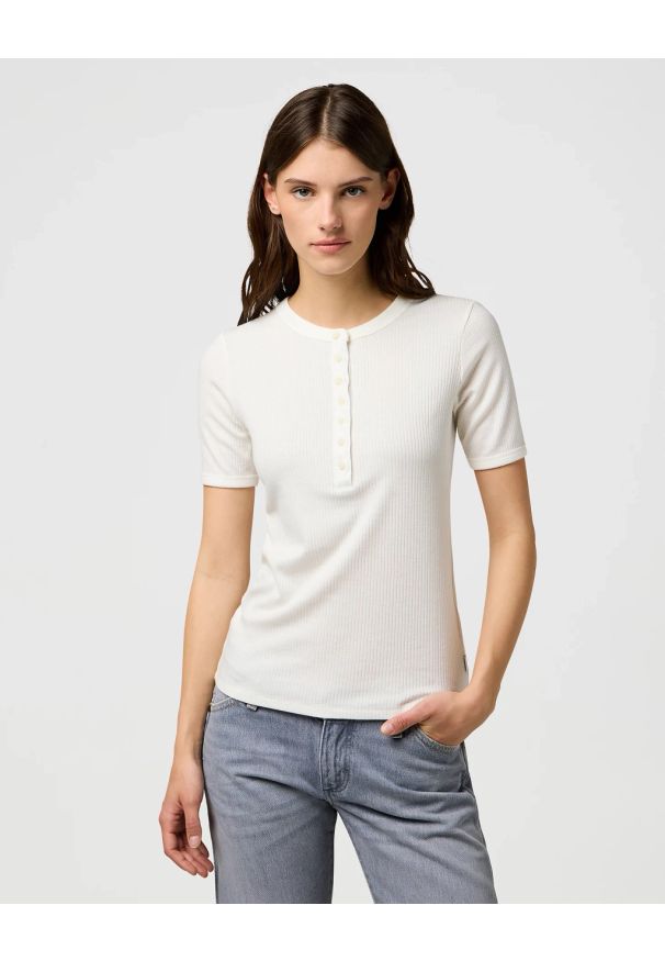Wrangler - DAMSKA KOSZULKA WRANGLER FEMME KNIT HENLEY WORN WHITE 112370743. Typ kołnierza: typu henley