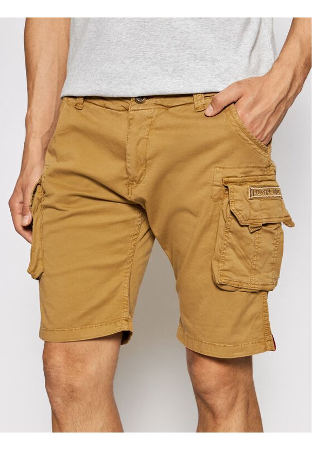 Alpha Industries Szorty materiałowe Crew 176203 Brązowy Slim Fit. Kolor: brązowy. Materiał: bawełna