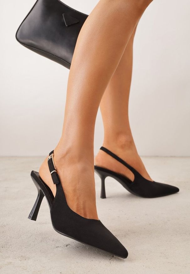 Renee - Czarne Szpilki Slingback VICES z Imitacji Zamszu z Prostokątną Klamerką Natuma. Okazja: na wesele, na co dzień, na randkę, na ślub cywilny. Zapięcie: klamry. Kolor: czarny. Materiał: zamsz. Obcas: na szpilce. Styl: casual, elegancki