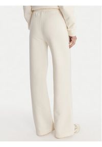 Guess Spodnie dresowe V6RB17 K9V31 Écru Regular Fit. Materiał: bawełna #3