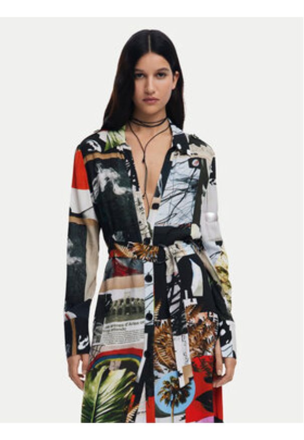 Desigual Sukienka koszulowa Collage 25SWVW45 Kolorowy Regular Fit. Materiał: wiskoza. Wzór: kolorowy. Typ sukienki: koszulowe