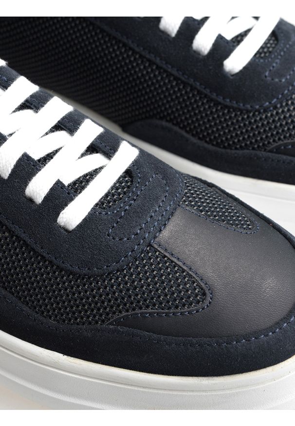 Geox Sneakersy "Tarvin" | U027QA0436K | Mężczyzna | Granatowy. Nosek buta: okrągły. Kolor: niebieski. Materiał: skóra, tkanina. Wzór: aplikacja