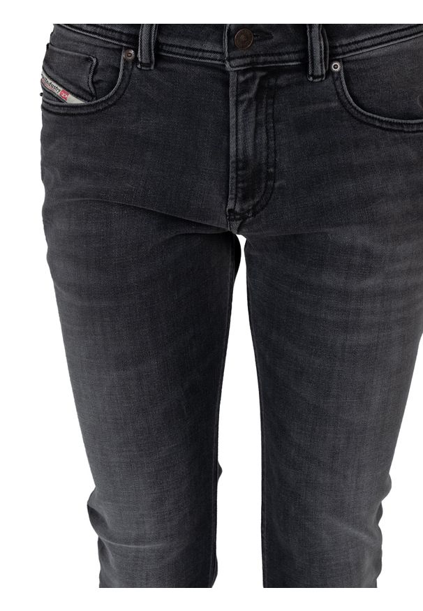Diesel Jeansy "Sleenker" | A03596-0EIAG | Mężczyzna | Szary. Okazja: na co dzień. Stan: obniżony. Kolor: szary. Styl: klasyczny, casual