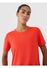 4f - 4F Koszulka treningowa oversize szybkoschnąca damska - czerwona S. Kolor: czerwony. Materiał: poliester, elastan, materiał, włókno, dzianina. Długość rękawa: krótki rękaw. Długość: krótkie. Wzór: ze splotem, gładki, jednolity. Sport: fitness #2