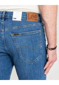 Lee - LEE DAREN ZIP FLY MĘSKIE SPODNIE JEANSOWE JEANSY DŻINSY DARK FREEPORT L707PXGQ 112140688. Okazja: na co dzień. Długość: długie. Styl: wizytowy, casual, sportowy, klasyczny #3