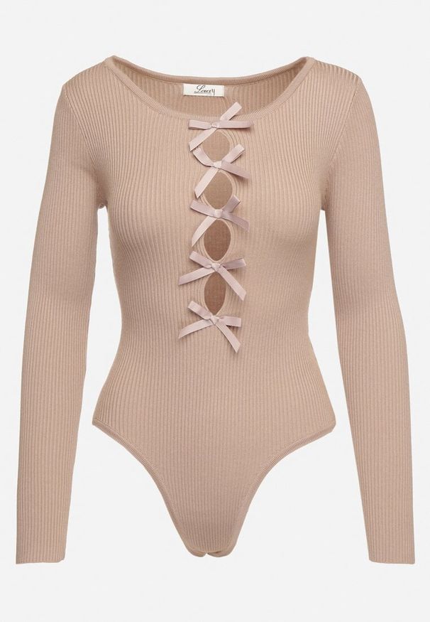 Born2be - Ciemnobeżowe Body z Ozdobnymi Kokardkami i Wycięciami z Przodu Issalia. Okazja: na co dzień. Typ kołnierza: kokarda. Kolor: beżowy. Materiał: materiał, jeans. Styl: casual