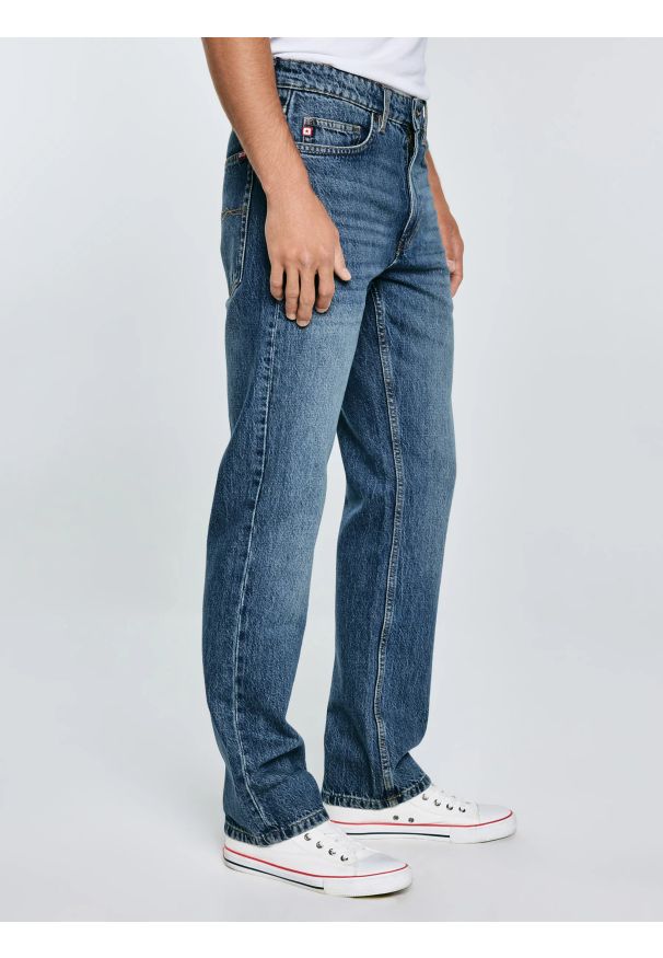 Big-Star - Jeansy męskie z prostą nogawką niebieskie Colt 334. Stan: podwyższony. Kolor: niebieski. Styl: klasyczny, vintage