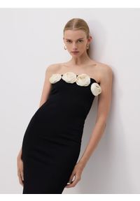 Reserved - Sukienka z ozdobnymi różami - czarny. Kolor: czarny. Materiał: tkanina, wiskoza #1
