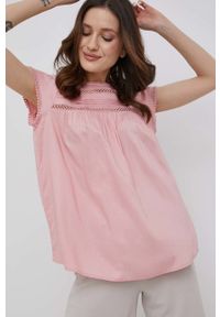 Vero Moda bluzka damska kolor różowy gładka. Kolor: różowy. Materiał: tkanina, włókno. Długość rękawa: krótki rękaw. Długość: krótkie. Wzór: gładki
