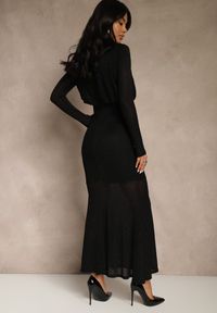 Renee - Czarna Cyrkoniowa Sukienka o Taliowanym Kroju z Bufiastą Górą i Gumką w Pasie Iwedesa. Kolor: czarny. Materiał: futro #5