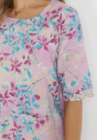 Born2be - Fioletowa Trapezowa Sukienka Mini z Wiskozy w Kwiaty Donnia. Kolor: fioletowy. Materiał: wiskoza. Wzór: kwiaty. Sezon: wiosna, lato. Typ sukienki: trapezowe. Długość: mini #2