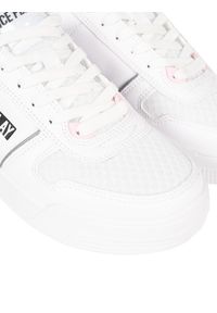 Ice Play Sneakersy | KURW003W3YM1 | Kobieta | Biały. Okazja: na spacer. Nosek buta: okrągły. Kolor: biały. Materiał: skóra ekologiczna. Sport: turystyka piesza