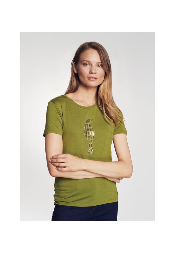 Ochnik - T-shirt damski khaki z aplikacją. Kolor: zielony. Materiał: wiskoza. Wzór: aplikacja. Styl: elegancki