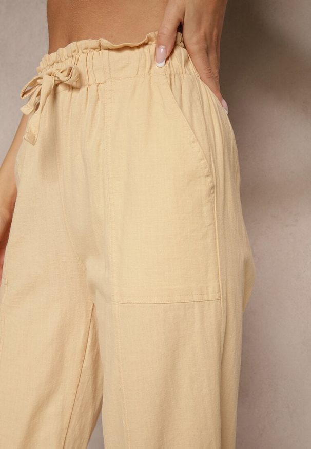 Renee - Beżowe Spodnie z Bawełny High Waist z Wiązaniem Tyswia. Okazja: na co dzień. Stan: podwyższony. Kolor: beżowy. Materiał: bawełna. Styl: casual, elegancki