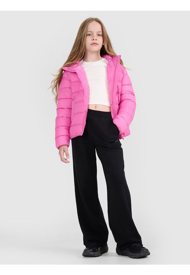 4f - 4F Kurtka puchowa z wypełnieniem syntetycznym dziewczęca - różowa 164 (13-14 lat). Okazja: na co dzień. Typ kołnierza: kaptur, kołnierzyk stójkowy. Kolor: różowy. Materiał: puch, syntetyk. Długość: długie. Sezon: lato. Styl: sportowy, klasyczny, elegancki, casual