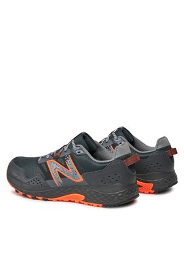 New Balance Buty do biegania 410 v8 MT410LO8 Czarny. Kolor: czarny. Materiał: materiał