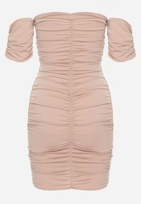 Born2be - Beżowa Marszczona Sukienka Hiszpanka o Dopasowanym Kroju Haletea. Typ kołnierza: dekolt hiszpanka. Kolor: beżowy. Typ sukienki: dopasowane #7