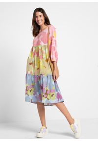 bonprix - Szeroka sukienka tunikowa midi, rękawy 7/8, z materiału z wiskozą. Kolor: wielokolorowy. Materiał: wiskoza, materiał. Wzór: nadruk. Długość: midi