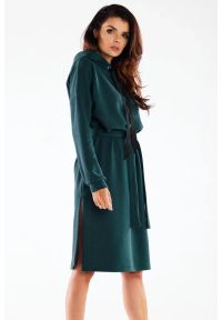 Infinite You - Bluzowa sukienka z kapturem bawełna premium zielona. Okazja: na co dzień, do domu, na spacer. Typ kołnierza: kaptur. Kolor: niebieski, zielony. Typ sukienki: sportowe, proste, oversize. Materiał: bawełna. Długość rękawa: długi rękaw. Sezon: zima, jesień. Styl: sportowy, casual, elegancki. Długość: midi #3