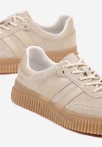 Born2be - Beżowe Sneakersy Typu Tenisówki ze Skórzaną Wkładką Ozdobione Paskami Melissele. Okazja: na co dzień. Zapięcie: pasek. Kolor: beżowy. Materiał: skóra. Wzór: aplikacja #4