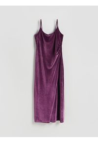 Reserved - Sukienka maxi z asymetrycznym rozcięciem - ciemnofioletowy. Kolor: fioletowy. Materiał: welur, dzianina. Typ sukienki: asymetryczne. Długość: maxi #1