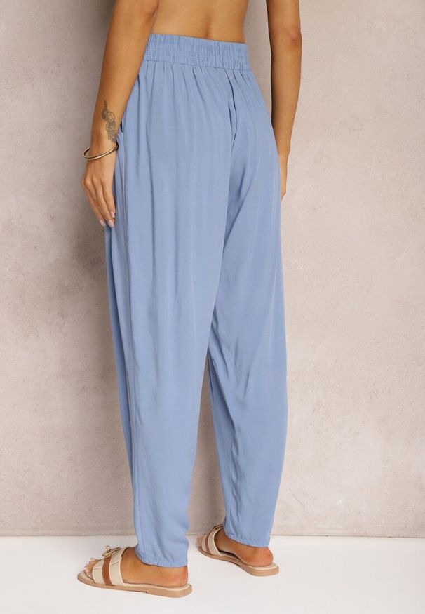 Renee - Niebieskie Wiskozowe Spodnie z Gumką w Talii i Zwężanymi Nogawkami Sumipaku. Kolor: niebieski. Materiał: wiskoza
