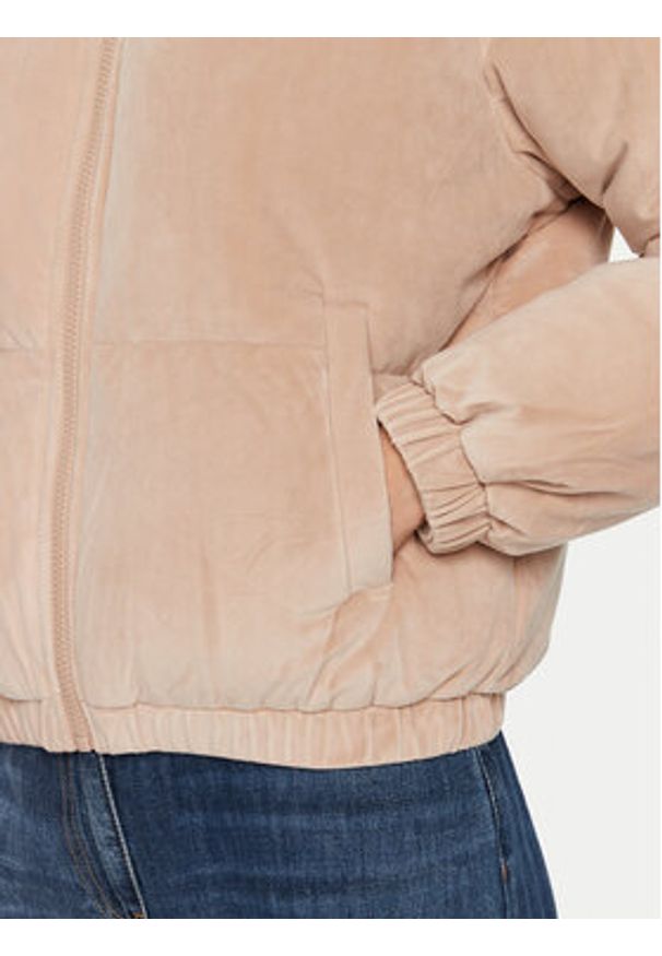 Guess Kurtka zimowa V4BL03 KBXI2 Beżowy Regular Fit. Kolor: beżowy. Materiał: syntetyk. Sezon: zima