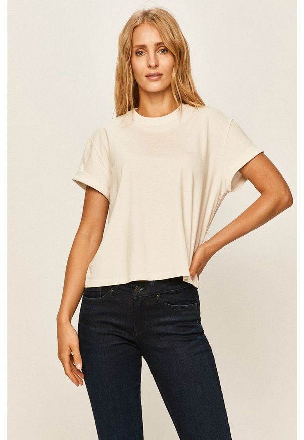 Levi's® - Levi's - T-shirt. Okazja: na spotkanie biznesowe. Kolor: biały. Materiał: dzianina, materiał. Wzór: gładki. Styl: biznesowy