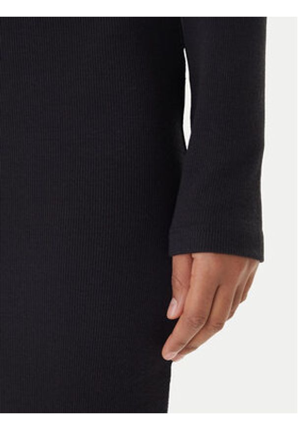 Tommy Jeans Sukienka codzienna DW0DW21915 Czarny Slim Fit. Okazja: na co dzień. Kolor: czarny. Materiał: bawełna. Typ sukienki: proste. Styl: casual