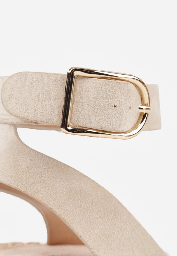 Renee - Beżowe Sandały VICES na Plecionej Platformie z Paskiem Wokół Kostki Daphelsa. Zapięcie: pasek. Kolor: beżowy. Materiał: len. Sezon: lato. Obcas: na platformie