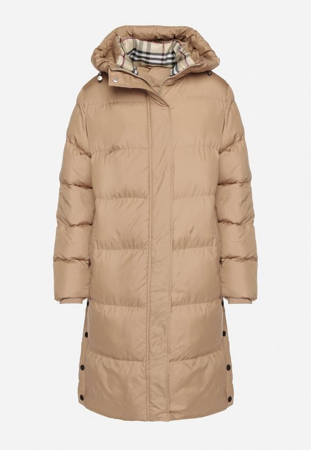 Born2be - Ciemnobeżowa Długa Kurtka Pikowana z Kapturem Genama. Okazja: na spacer, na co dzień. Typ kołnierza: kaptur. Kolor: beżowy. Materiał: dzianina, jeans, poliester. Długość: długie. Styl: casual, klasyczny