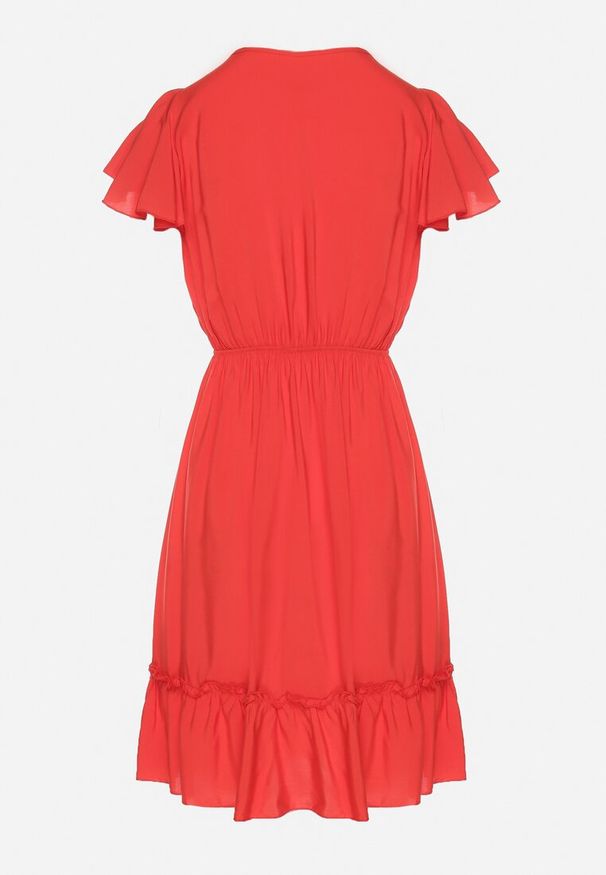 Born2be - Czerwona Rozkloszowana Bawełniana Sukienka z Guzikami i Falbanami Natinema. Okazja: na co dzień. Typ kołnierza: dekolt w serek. Kolor: czerwony. Materiał: bawełna. Sezon: lato. Styl: casual