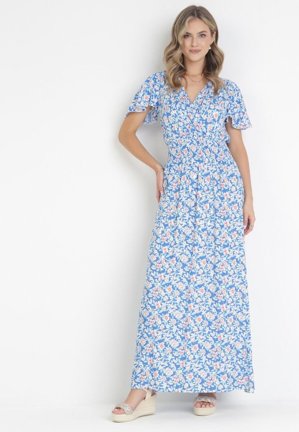 Born2be - Niebieska Wiskozowa Sukienka Z Kopertowym Dekoltem i Gumkami w Pasie Seldel. Kolor: niebieski. Materiał: wiskoza. Wzór: nadruk, aplikacja. Typ sukienki: kopertowe