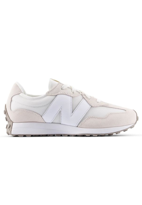 Buty dziecięce New Balance GS327LW – beżowe. Okazja: na co dzień. Kolor: beżowy. Materiał: guma, zamsz, materiał, syntetyk. Szerokość cholewki: normalna