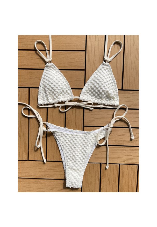 Intica - Bikini plażowe z regulowanymi ramiączkami Swaroop. Kolor: biały. Materiał: materiał