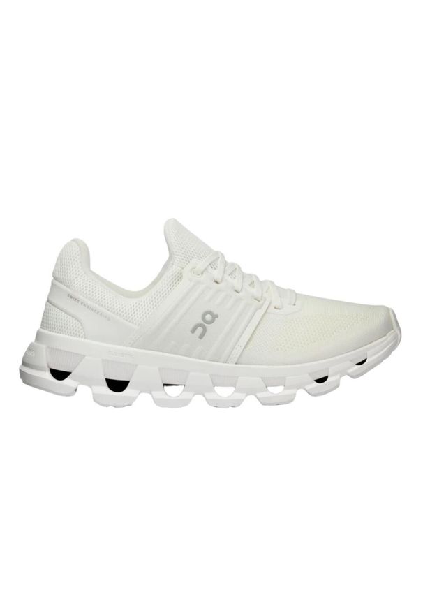 Buty do biegania męskie On Running Cloud 5. Zapięcie: sznurówki. Kolor: biały. Materiał: syntetyk, tkanina, materiał. Szerokość cholewki: normalna. Sport: bieganie