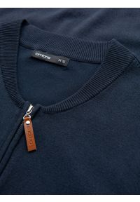 Ombre Clothing - Sweter męski z wiskozą i rozpinanym dekoltem – granatowy V4 OM-SWZS-0124 - XXL. Typ kołnierza: kołnierzyk stójkowy. Kolor: niebieski. Materiał: wiskoza. Wzór: gładki, aplikacja, ze splotem. Styl: elegancki #7