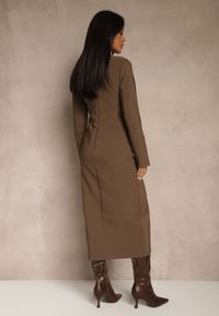 Renee - Brązowa Taliowana Sukienka z Eleganckimi Guzikami i Metaliczną Klamrą Espedia. Okazja: na imprezę, na spotkanie biznesowe. Kolor: brązowy. Materiał: skóra. Długość rękawa: długi rękaw. Styl: elegancki #4