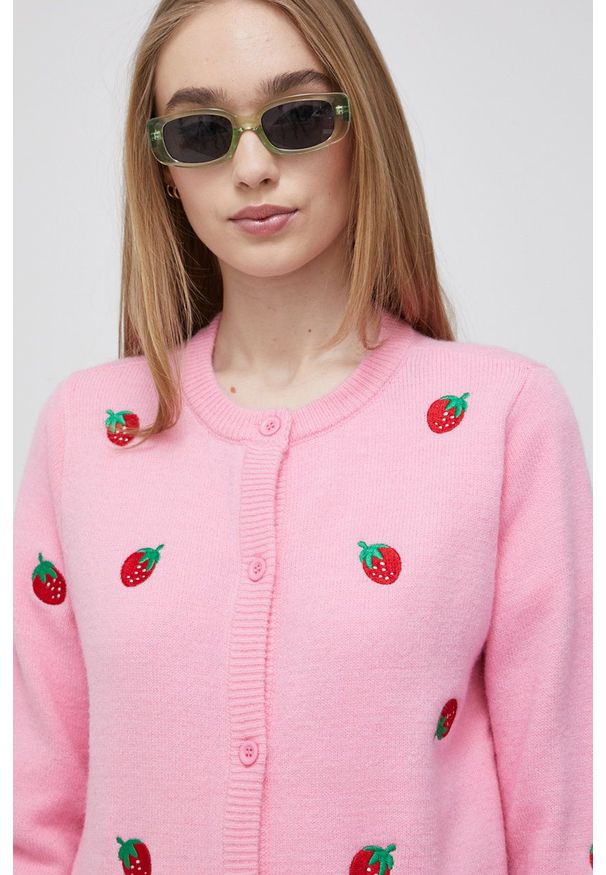 Pieces kardigan damski kolor różowy. Okazja: na co dzień. Kolor: różowy. Materiał: dzianina. Styl: casual