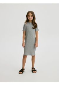 Reserved - Sukienka z wycięciami - jasnoszary. Kolor: szary. Materiał: dzianina, bawełna #1