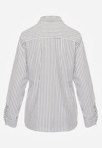 Renee - Biała Koszula z Bawełną w Prążki ze Zdobionymi Guzikami Mirasea. Kolor: biały. Materiał: bawełna. Wzór: prążki, aplikacja. Styl: elegancki #4