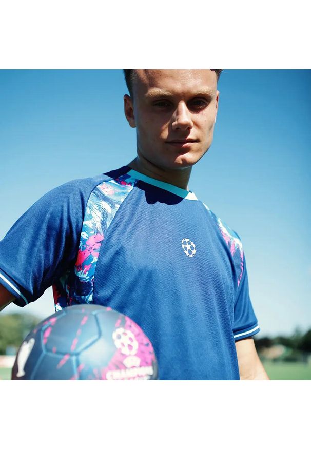 CHAMPIONS LEAGUE - Koszulka piłkarska dla dorosłych Champions League. Kolor: niebieski. Sport: piłka nożna