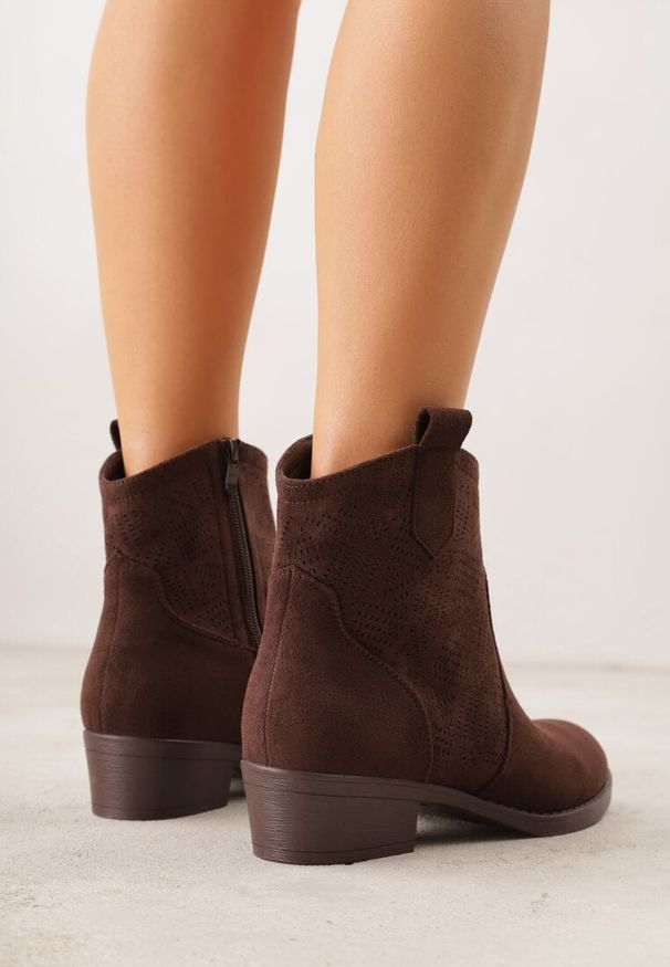 Born2be - Brązowe Botki Ażurowe na Obcasie w Stylu Kowbojek Lalona. Okazja: na co dzień. Kolor: brązowy. Materiał: dzianina. Wzór: ażurowy. Obcas: na obcasie. Styl: casual. Wysokość obcasa: średni