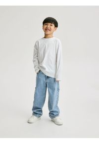 Reserved - Jeansy straight fit - niebieski. Kolor: niebieski