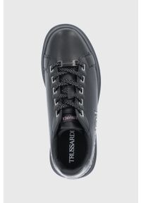 Trussardi Jeans - Trussardi Buty skórzane kolor czarny na platformie. Nosek buta: okrągły. Zapięcie: sznurówki. Kolor: czarny. Materiał: skóra. Obcas: na platformie #5