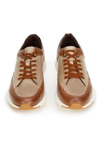 Wittchen - Męskie sneakersy ze skóry licowej. Okazja: na randkę, do pracy. Nosek buta: okrągły. Kolor: brązowy, beżowy, wielokolorowy. Materiał: skóra #6
