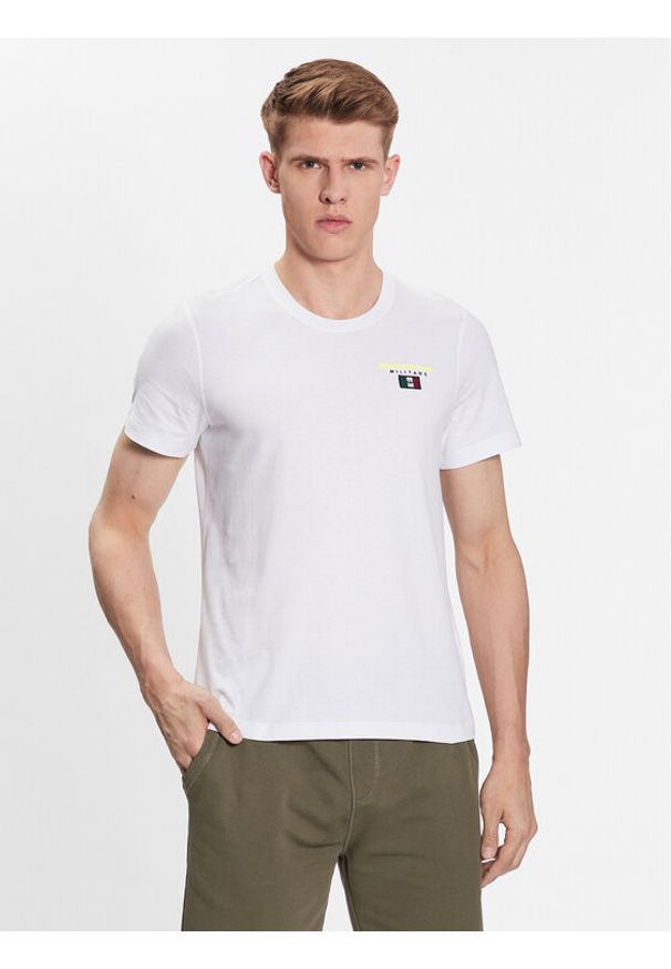 Aeronautica Militare T-Shirt 231TS2068J602 Biały Regular Fit. Kolor: biały. Materiał: bawełna
