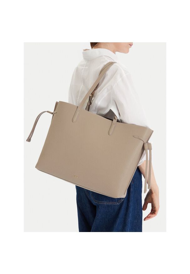 Torebka Furla. Kolor: beżowy